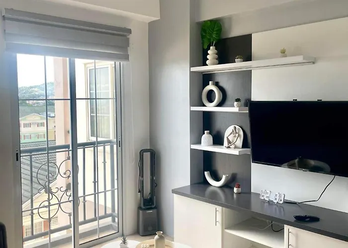 Homesuitehome Apartment